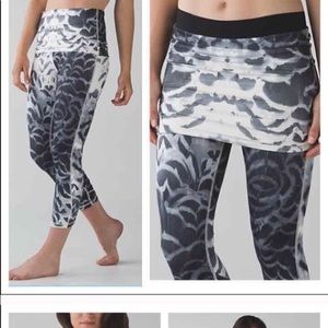 Lululemon WU Folder Over High Rise size 6 crop